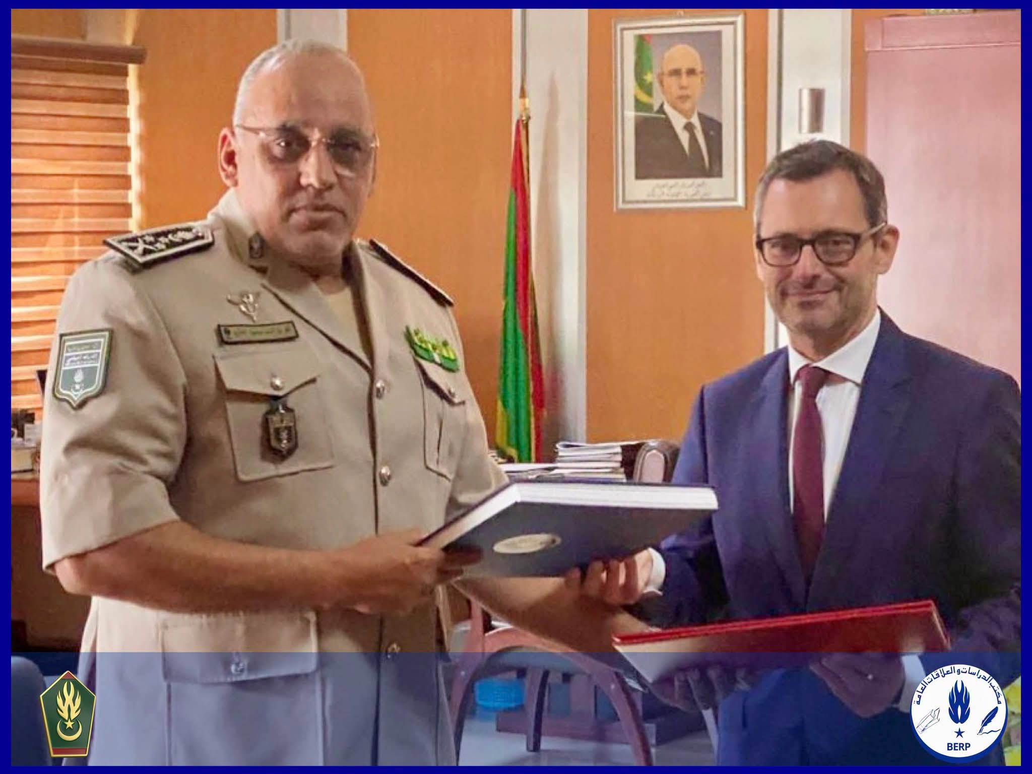 قائد أركان الدرك الوطني يبحث مع السفير الفرنسي تعزيز التعاون