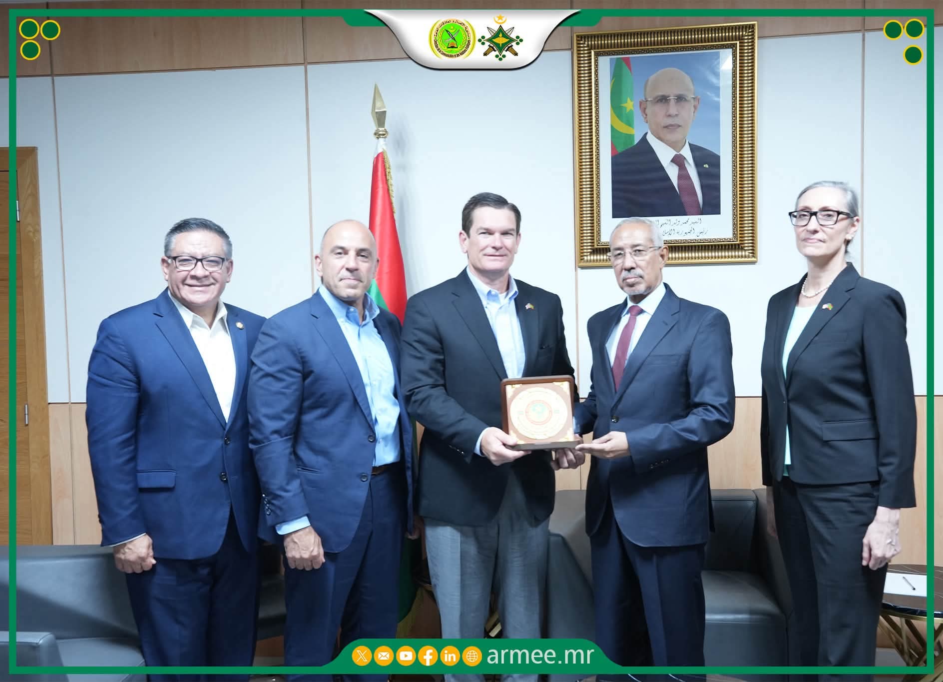 وزير الدفاع يبحث مع وفد من الكونغرس الأمريكي تعزيز التعاون في مجال الدفاع