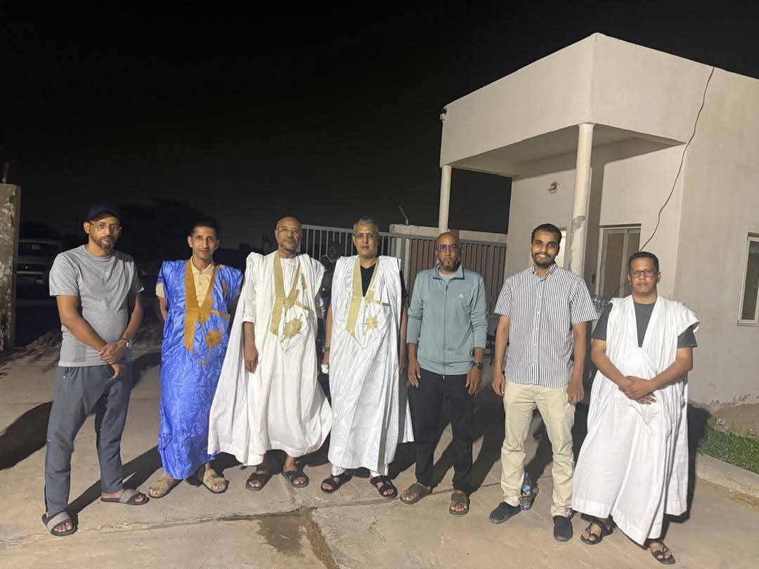 حريق بمحطة تحويل يقطع الكهرباء عن مناطق بنواكشوط.. ووزير الطاقة يتفقد موقع الحادث